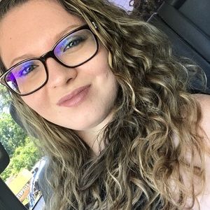 Meet your Posher, Carrie